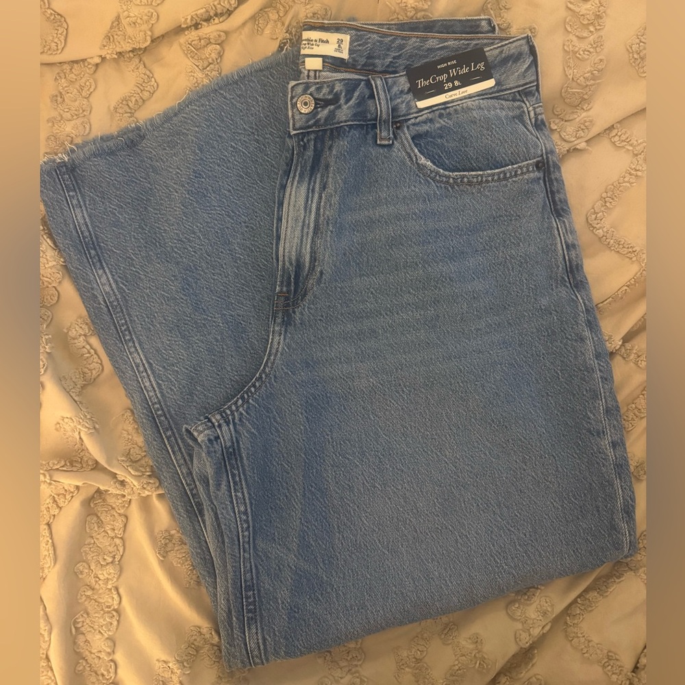 Abercrombie women’s crop wide leg jean